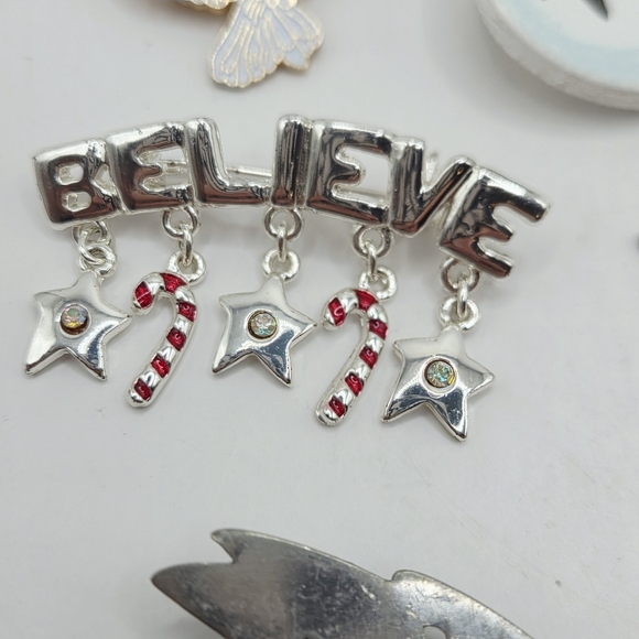 Vintage Merry Christmas Believe Family Dove Snowman Brooches Lot of 6 - Picture 4 of 8